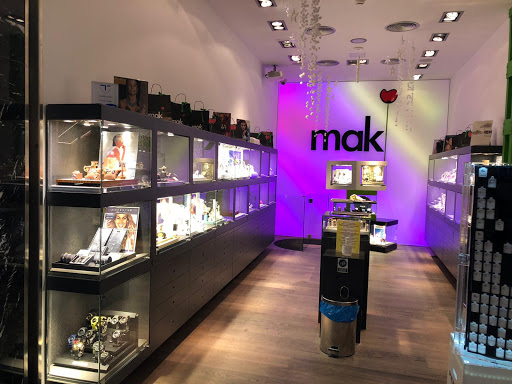Mak by Del Campo